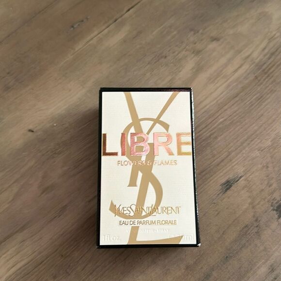 YVES SAINT LAURENT - Libre Flowers and Flames Eau de Parfum Florale - 1 fl oz - Picture 1 of 2